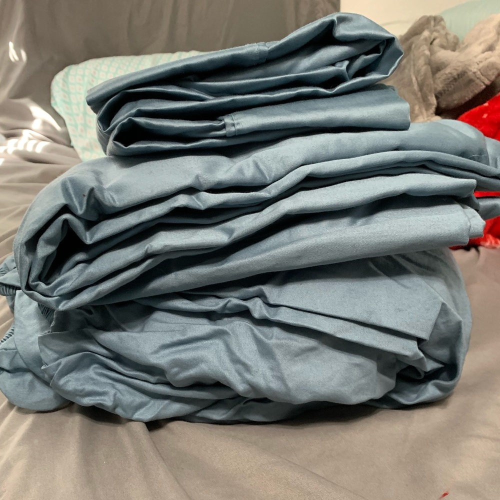 BRAND NEW queen sheets